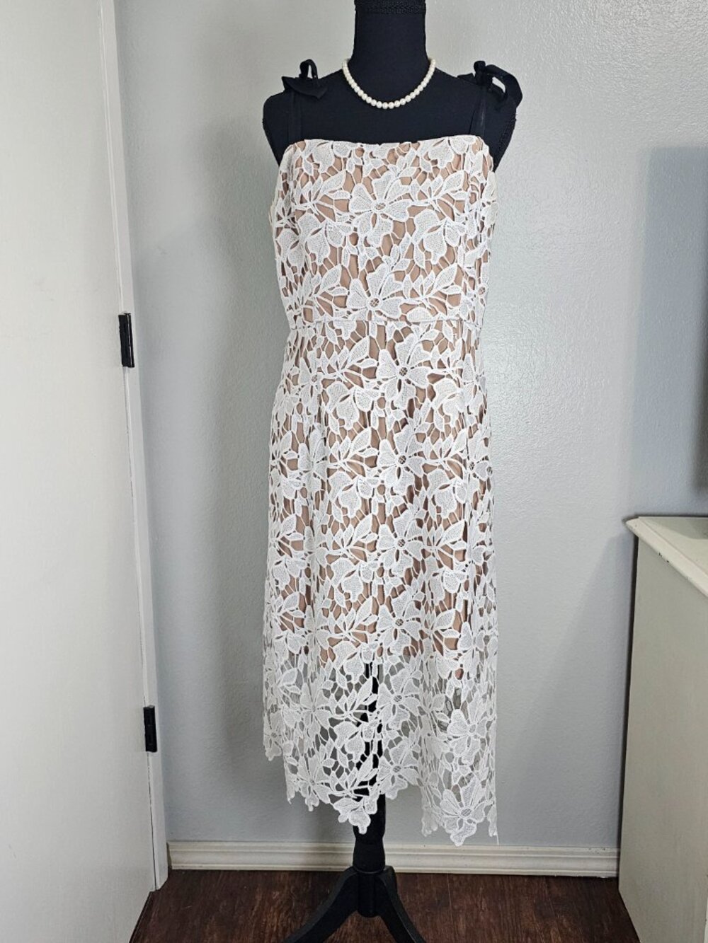Donna Morgan White Floral Fairy Lace Midi Dress Black Ribbon Straps - Sz 10 NEW - Picture 2 of 7